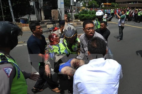 一名警察在爆炸事件中受伤​ （图片来源：越通社）