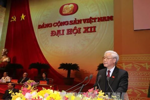 越共第十二届中央总书记阮富仲在大会上致闭幕辞。