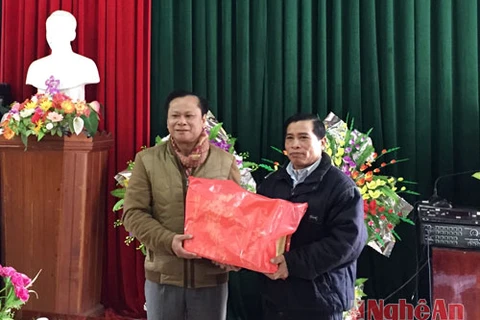 老挝华潘省桑岱县（Xamtay）县领导代表团赴圭峰县拜年。