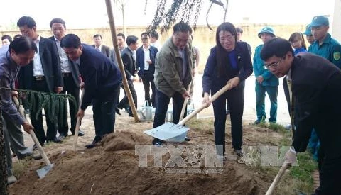 黄忠海副总理出席春季下田节和2016年植树节启动仪式
