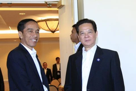 阮晋勇总理会见印尼总统佐科•维多多