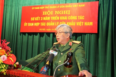 越共中央委员、国防部副部长阮志咏上将在会上发表讲话（图片来源：bienphong.com.vn）