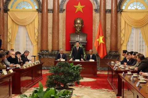 越南国家主席张晋创会见世界工联秘书长乔治•马瑞克斯