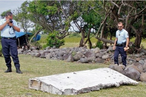 法属留尼汪岛发现第一个残骸。（图片来源：美联社）