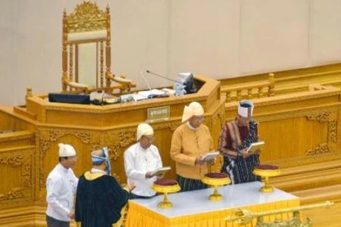 缅甸新总统吴廷觉宣誓就职（图片来源：越通社）