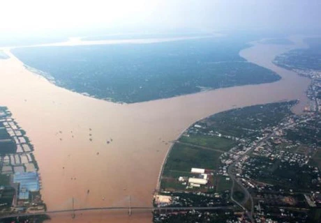 湄公河流经中国、缅甸、老挝、泰国、柬埔寨和越南六个国家