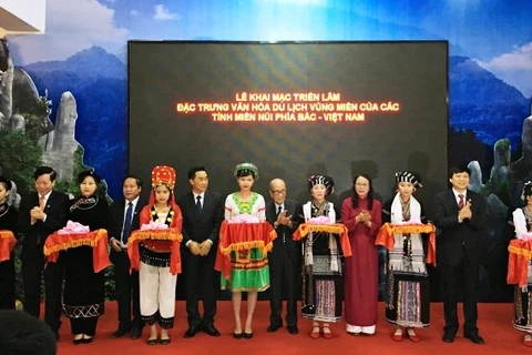 越南北部山区各省旅游文化特色展开幕式（图片来源：越南人民报） 