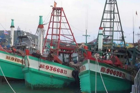 被泰国海军扣留的3艘越南渔船（图片来源：​泰国日报）