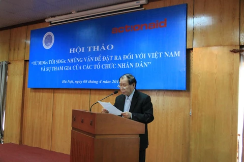 越南和平与发展基金会副主席郑玉泰在研讨会上致辞时（图片来源：时代报）