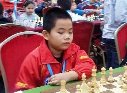 越南棋手邓英明夺男子8岁组别超快棋冠军（图：Vietnamchess）