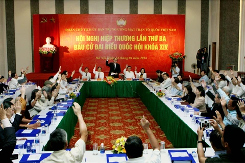 越南祖国阵线委员会就第十四届国会代表候选人召开第三轮协商会议（图片来源：越通社）