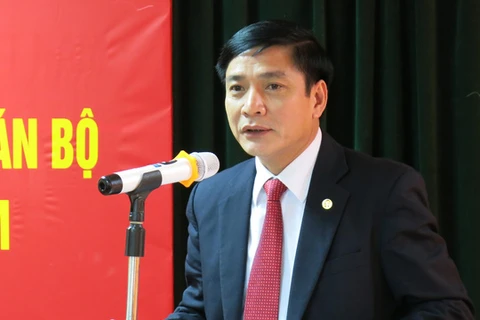 裴文强同志担任越南劳动总联合会主席职务（图片来源：http://nld.com.vn）