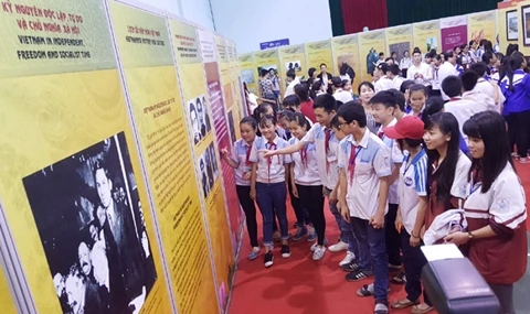 越南文化历史资料图片展在太原省举行