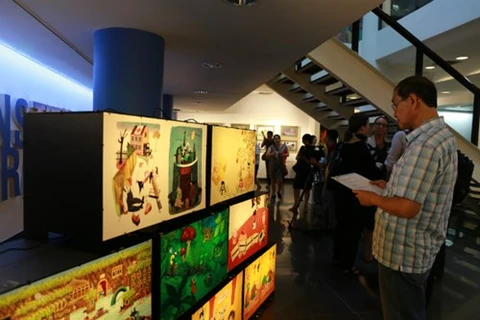 该展会共展示丹麦20名著名漫画家的66张图片