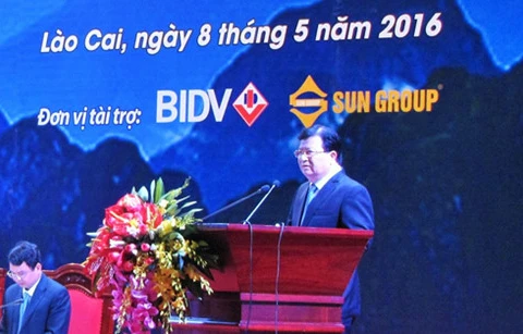 越南政府副总理郑廷勇在投资促进会上发言