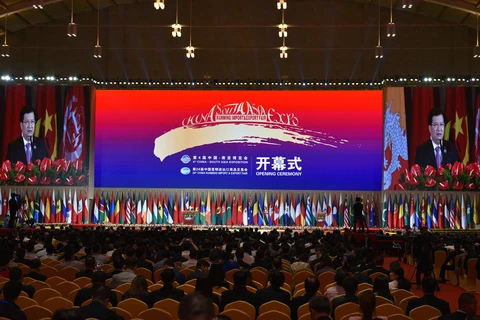 政府副总理郑廷勇在开幕式上发表讲话（图片来源：越通社）