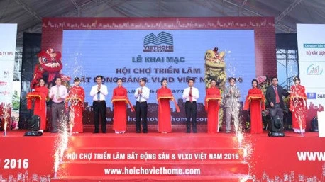 2016年越南房地产和建材展览会开幕（图片来源于《人民报》）