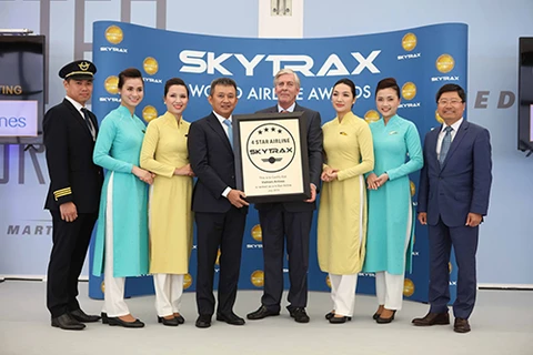 越南国家航空总公司7月12日正式荣获英国航空服务专业调查机构SkyTrax的四星级航空公司认证证书。