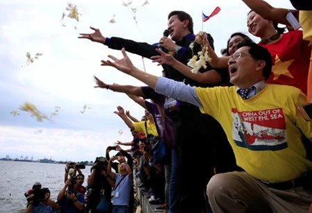 菲律宾人对仲裁庭裁决表示支持 （图片来源：路透社）