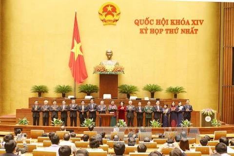越南第十四届国会常务委员会亮相（图片来源：越通社）
