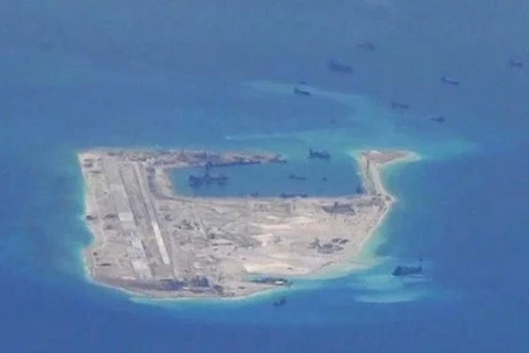 中国仍继续扩大在东海的填海造岛活动。（图片来源：WSJ）