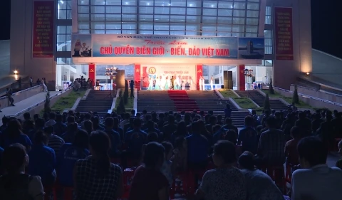 越南边境海洋岛屿主权展开幕式（图片来源：http://truyenhinhthanhhoa.vn/)