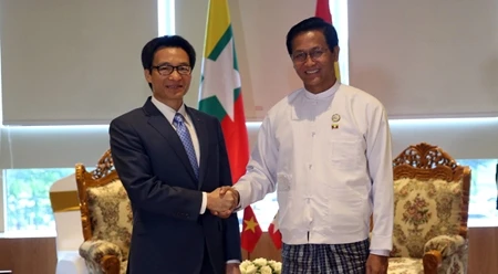 武德儋副总理和缅甸副总统亨利班提育。（图片来源：VGP）