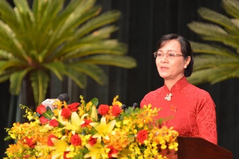 胡志明市人民议会主席阮氏决心致开幕词。