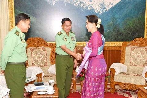 缅甸国家顾问昂山素季和国防军总司令敏昂莱大将（图片来源：mmtimes）
