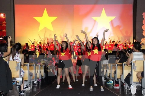 2015年第一次旅欧越南青年大学生节在德国柏林成功举行。 