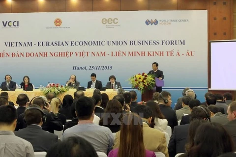 附图：于2015年11月举行的越南欧亚经济联盟企业论坛（图片来源：越通社）
