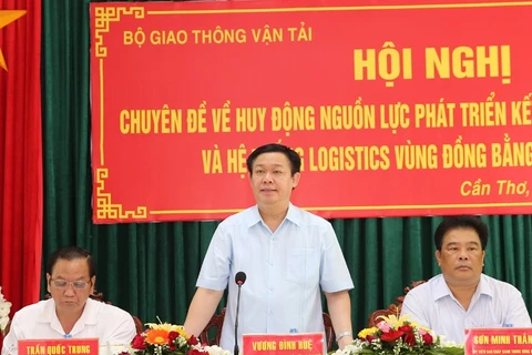 越南政府副总理、西南地区指导委员会主任王庭惠在会上致辞。