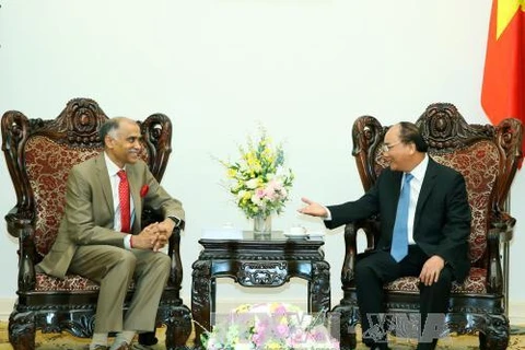 越南政府总理阮春福会见印度驻越大使帕尔瓦塔纳尼·哈里什（图片来源：越通社）