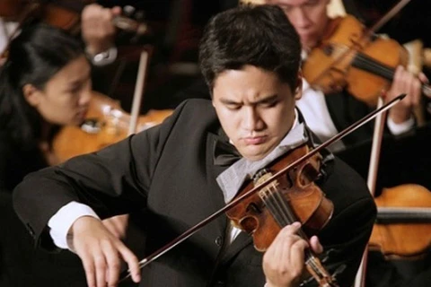 著名小提琴艺术家裴功维（图片来源：组委会提供）