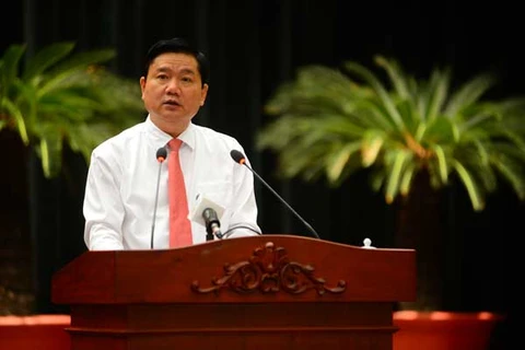 胡志明市市委书记丁罗升在会上发表讲话（图片来源：sggp.org.vn）