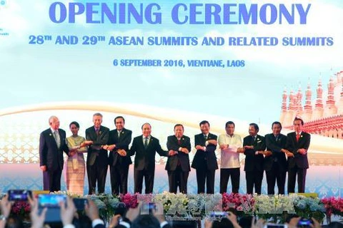 第28、29届东盟峰会在老挝万象开幕（图片来源：越通社）