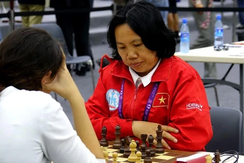 越南棋手清安（红衣）击败Murillo Amalia（图：Bakuchess）