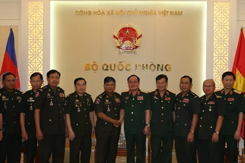 越南和柬埔寨军队企业加强合作（图片来源：越共电子报）