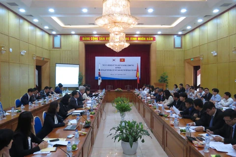 越韩政府间委员会第十五次会议在河内召开（图片来源：baodautu.vn）