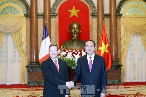 越南国家主席陈大光会见法国驻越大使贝特兰•洛尔道拉里（图片来源：越通社）