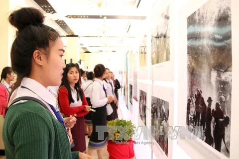 “1961至1975年时期传奇的胡志明小道老挝段”图片展在老挝开展（图片来源：越通社）