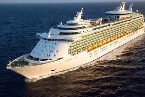 美国皇家加勒比5星级邮轮“海洋水手号”。