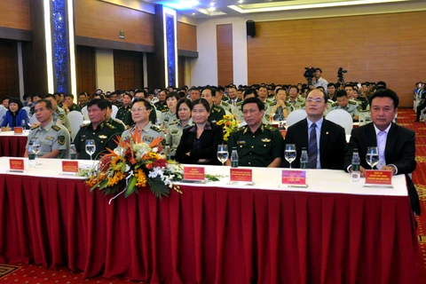 越中文艺交流会暨年轻军官座谈会在广宁省举行（图片来源于《广宁报》）
