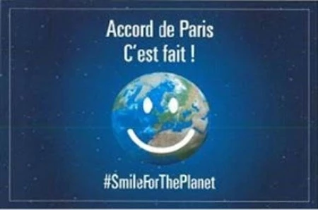 “地球微笑”相片将在巴黎凯旋门展出（图片来源：人民军队报）