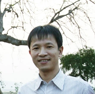 越南河内建设大学教师黄促浩建筑师。