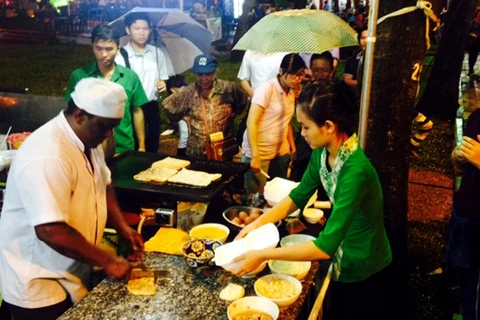 2015年“胡志明市发展及融入”文化节的美食展位（图片来源：越南政府电子门户网站）