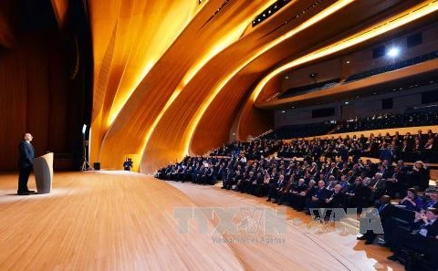 阿塞拜疆总统伊哈姆·阿里耶夫致开幕词（图片来源：越通社）