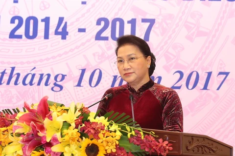 国会主席阮氏金银在表彰会上发表讲话（图片来源：越通社）