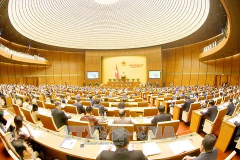 越南第十四届国会第四次会议在首都河内国会大厦隆重开幕。（图片来源：越通社）