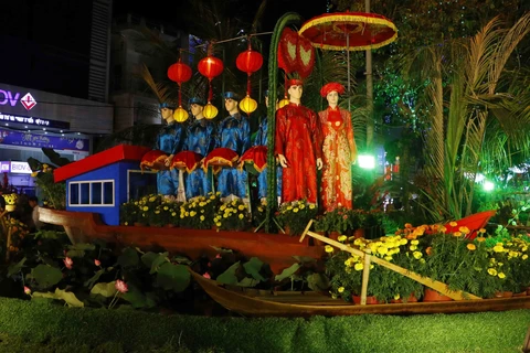 越南全国各地举行花街花展喜迎新春（组图）